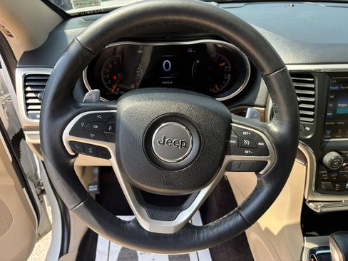 Used 2016 Jeep Grand Cherokee Limited AWD/4WD image 14