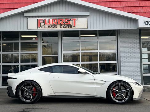 Used 2020 Aston Martin V8 Vantage Base 2dr Coupe image 2