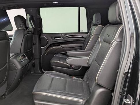 Used 2021 Cadillac Escalade ESV Sport AWD/4WD image 16
