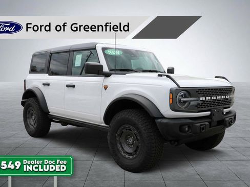 New 2025 Ford Bronco Badlands w/ Sasquatch Package AWD/4WD image 1
