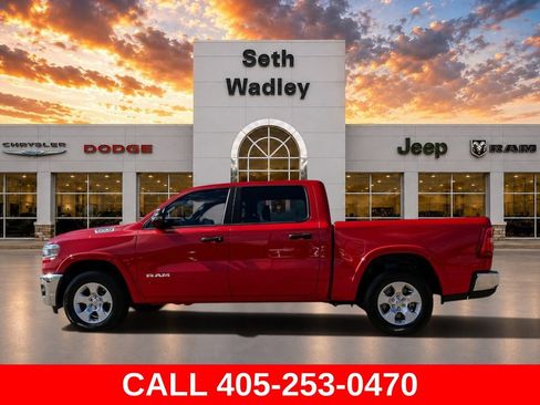 Used 2025 RAM 1500 Big Horn AWD/4WD image 4