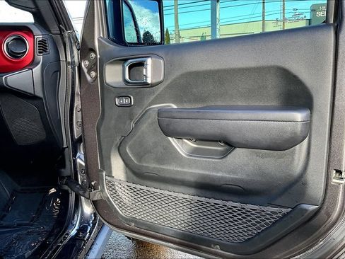 Used 2018 Jeep Wrangler Unlimited Rubicon AWD/4WD image 24