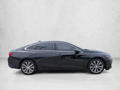 Used 2016 Chevrolet Malibu Premier w/ Driver Confidence Package FWD image 4