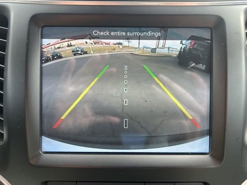 Used 2021 Jeep Cherokee Latitude Lux w/ Comfort/Convenience Group image 26