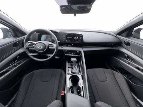 New 2026 Hyundai Elantra SEL Sport FWD image 13