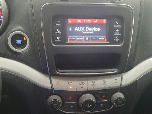 Used 2017 Dodge Journey SE image 25