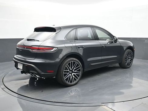 Certified 2025 Porsche Macan AWD/4WD image 23