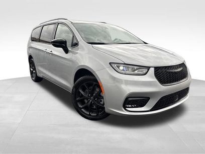 New 2026 Chrysler Pacifica Limited