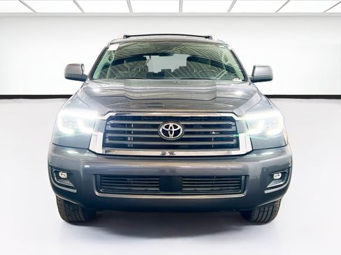 Used 2019 Toyota Sequoia SR5 image 2