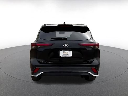 Used 2025 Toyota Highlander XSE image 12