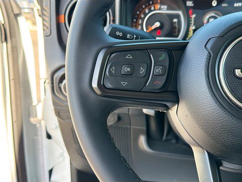 Used 2026 Jeep Gladiator Mojave image 36