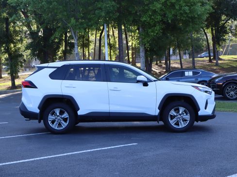 Used 2024 Toyota RAV4 XLE w/ Convenience Package FWD image 12