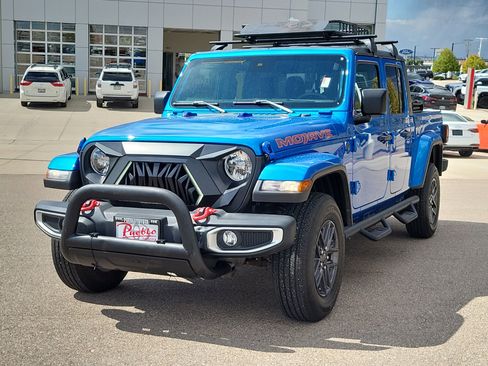 Used 2024 Jeep Gladiator Sport image 4