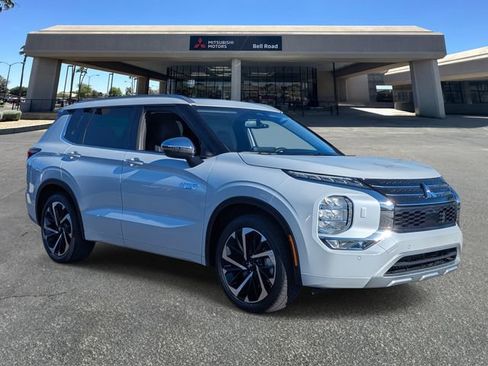 New 2025 Mitsubishi Outlander SEL image 4