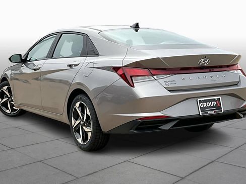 Used 2023 Hyundai Elantra SEL w/ Convenience Package FWD image 12