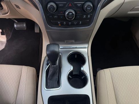 Used 2018 Jeep Grand Cherokee Laredo AWD/4WD image 16