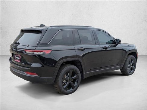 New 2026 Jeep Grand Cherokee Limited w/ Limited Altitude Package AWD/4WD image 2