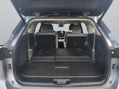 Used 2021 Toyota Highlander Limited image 13