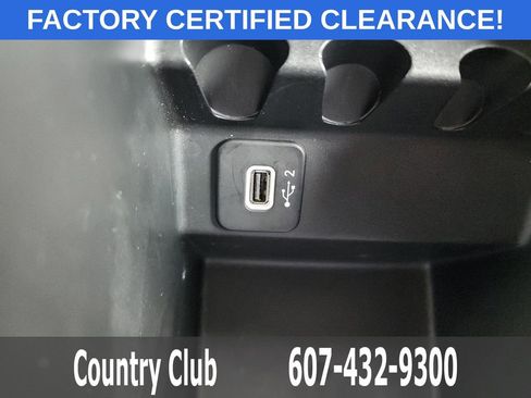 Used 2021 Jeep Cherokee Trailhawk AWD/4WD image 22