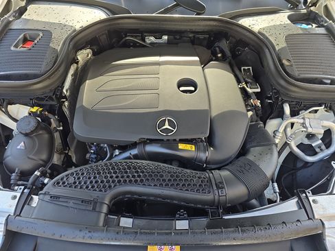 Used 2022 Mercedes-Benz GLC 300 4MATIC w/ Multimedia Package Lite image 31