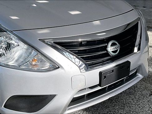 Used 2017 Nissan Versa SV image 29