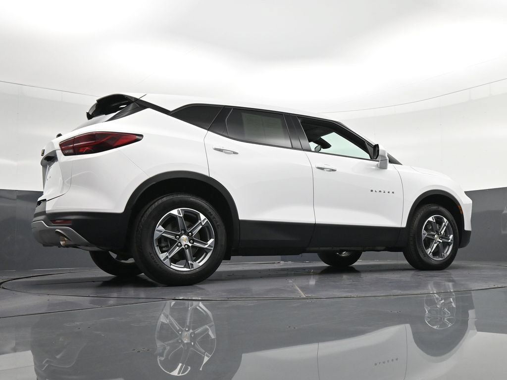Used 2023 Chevrolet Blazer LT FWD image 30