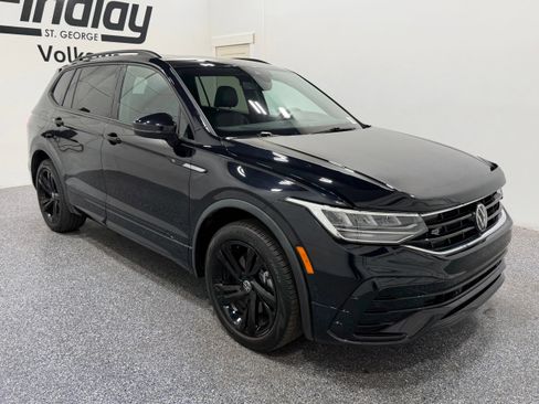 Used 2024 Volkswagen Tiguan SE R-Line FWD image 9