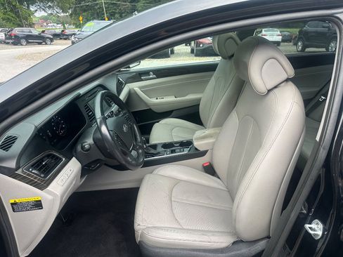 Used 2016 Hyundai Sonata Limited w/ Option Group 05 FWD image 11