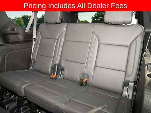 Used 2024 Chevrolet Suburban LT w/ Luxury Package AWD/4WD image 12