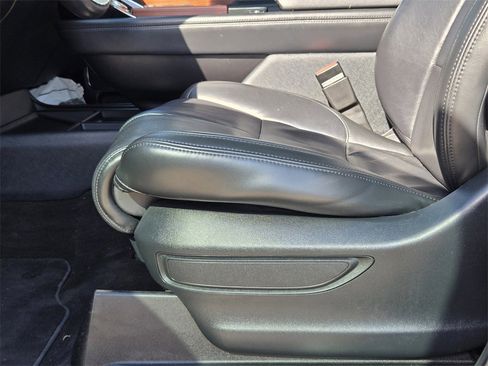 Used 2023 Lincoln Navigator Reserve image 23