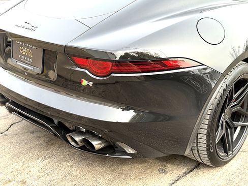 Used 2018 Jaguar F-TYPE R image 14