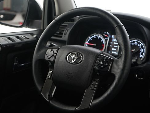 Used 2021 Toyota 4Runner Venture w/ Moonroof Package image 13