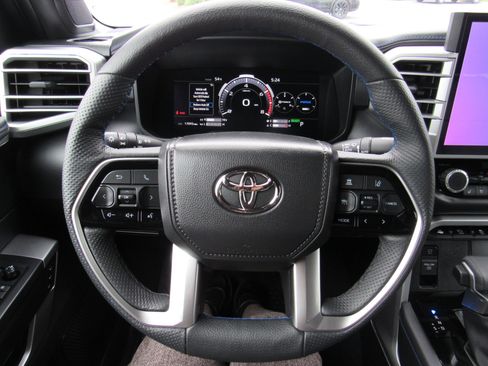 Used 2025 Toyota Tundra Platinum AWD/4WD image 17
