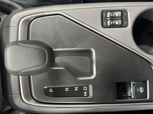 Used 2025 Subaru Crosstrek 2.0i Premium image 19