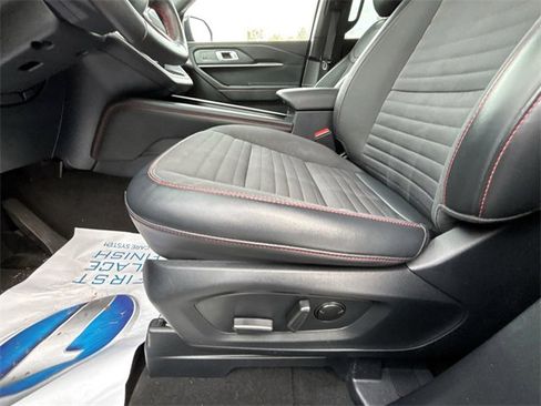 Used 2025 Ford Explorer ST-Line w/ ST-Line Street Pack image 14