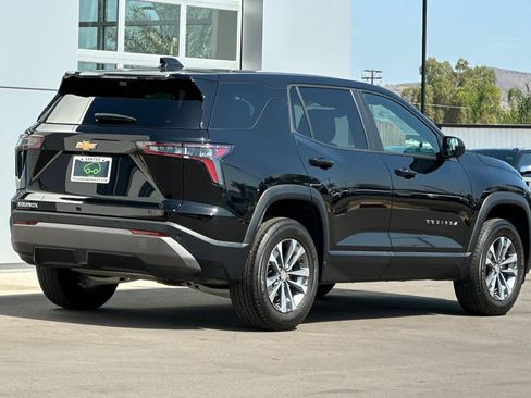 Used 2025 Chevrolet Equinox LT w/ Safety and Technology Package FWD image 4