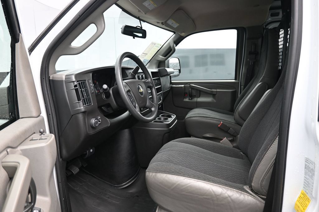 Used 2025 Chevrolet Express 2500 w/ Driver Convenience Package RWD image 12