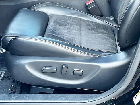Used 2023 Nissan Maxima SR w/ Sport Mat Group FWD image 19