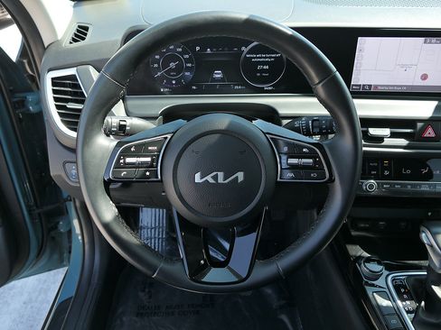 Used 2024 Kia Seltos EX FWD image 17