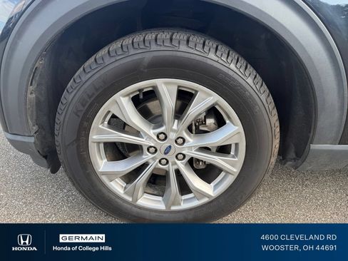 Used 2024 Ford Explorer Limited AWD/4WD image 12