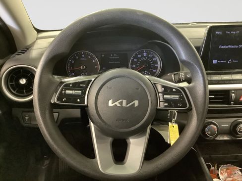 Used 2022 Kia Forte LXS FWD image 17