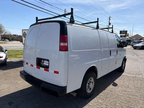 Used 2018 Chevrolet Express 2500 RWD image 7