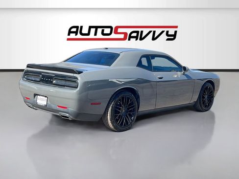 Used 2017 Dodge Challenger SXT RWD image 7