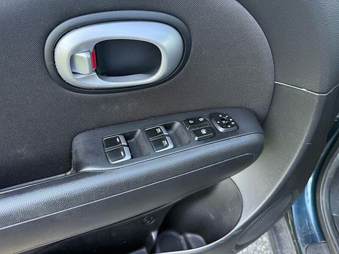 Used 2019 Kia Soul + FWD image 21