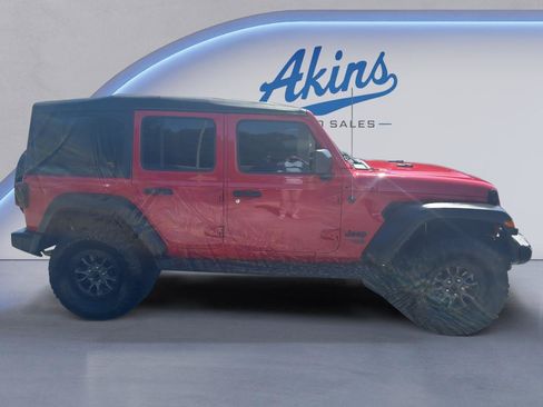 Used 2021 Jeep Wrangler Unlimited Sport w/ Technology Group AWD/4WD image 4