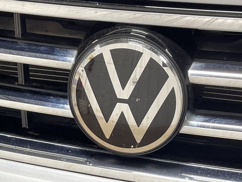 Used 2024 Volkswagen Tiguan SE image 30