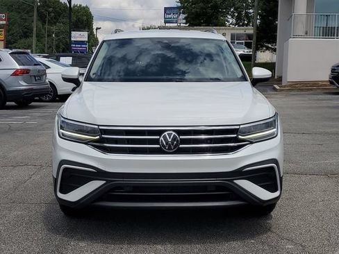 Certified 2023 Volkswagen Tiguan SE FWD image 2