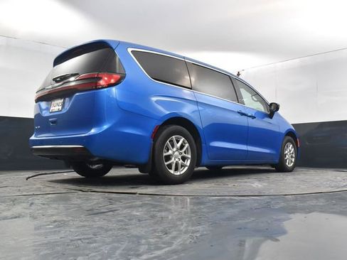 New 2026 Chrysler Pacifica Select image 49
