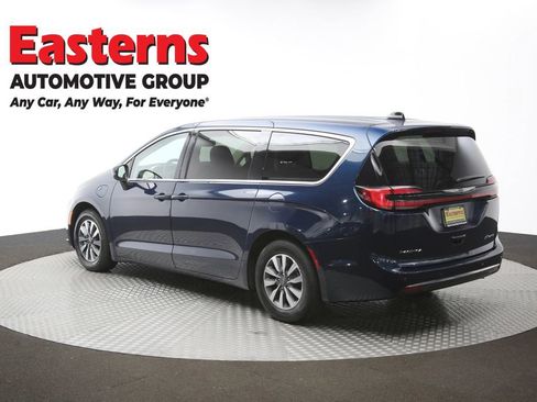 Used 2023 Chrysler Pacifica Touring-L FWD image 66