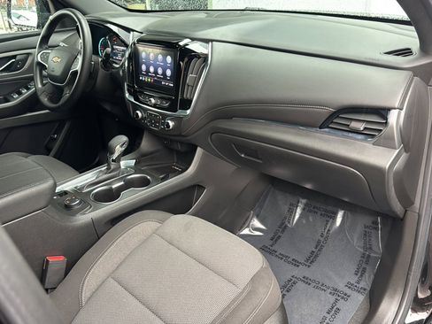 Used 2023 Chevrolet Traverse LT AWD/4WD image 11